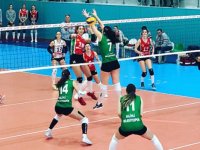 Nefes kesen maç Karşıyakalı kızların...