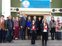 Nevvar Salih İşgören Ortaokulu öğrencileri TEOG başarılarıyla göz doldurdu