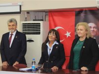 Nilüfer Bakoğlu, CHP'den Karşıyaka Belediye Başkanlığı’na talip oldu