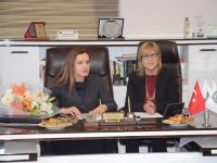 Nükhet Hotar, HAK-İŞ'i ziyaret etti