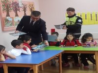 Öğrenciler kartopu ile yaşama sarıldı...