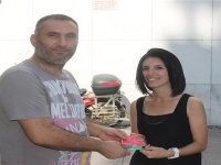 Okan Kırmacı'dan, Kaf Kaf'ın kızlarına destek