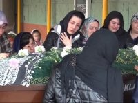 Öldürülüp dere yatağına atılan kadın son yolculuğuna uğurlandı