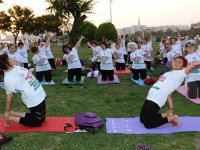 Önce yoga, sonra iftar!
