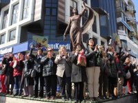 Özgecan Aslan cinayetine bir tepki de MHP Karşıyaka’dan  