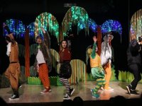 Perdeler çocuklar için açılıyor