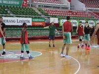 Pınar Karşıyaka 4 numara arıyor...