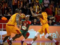 Pınar Karşıyaka, Aslan'ı avladı