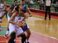 Pınar Karşıyaka, Banvit ile oynuyor...