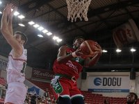 Pınar Karşıyaka Banvit'i farklı yendi