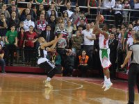 Pınar Karşıyaka, Beşiktaş deplasmanında