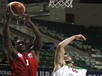 Pınar Karşıyaka, Bursa'da yenilgiyle başladı...