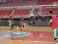 Pınar Karşıyaka, Büyükçekmece ile oynuyor