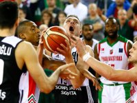 Pınar Karşıyaka çeyrek final peşinde