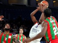 Pınar Karşıyaka, Efes'i yakalayamadı...