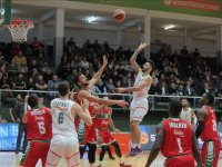 Pınar Karşıyaka, Fenerbahçe deplasmanında