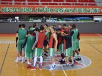 Pınar Karşıyaka, Fenerbahçe Doğuş karşısında