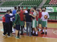 Pınar Karşıyaka, Fenerbahçe'yi ağırlıyor