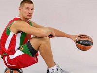 Pınar Karşıyaka Iverson’la yolları ayırdı