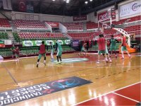 Pınar Karşıyaka lider Fenerbahçe Doğuş'u konuk ediyor