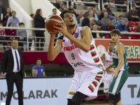 Pınar Karşıyaka, Litvanya'da galibiyet arıyor