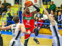 Pınar Karşıyaka, Macaristan'da kazandı...