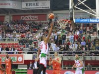 Pınar Karşıyaka, Maccabi'ye şans tanımadı...