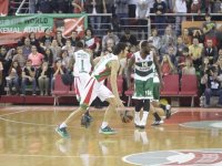 Pınar Karşıyaka, Panathinaikos'u elinden kaçırdı...