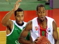 Pınar Karşıyaka Polonya'da kaybetti...