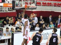 Pınar Karşıyaka, Sakarya'yı yendi ligde kalmayı garantiledi...