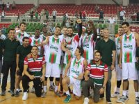 Pınar Karşıyaka sezona kupayla başladı