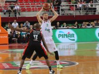 Pınar Karşıyaka son üç dakikada işi bitirdi...