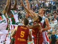 Pınar Karşıyaka tur için sahada!..