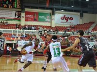 Pınar Karşıyaka, Uşak Sportif'e şans tanımadı