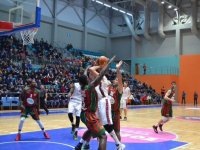 Pınar Karşıyaka, Uşak'ta zorlanmadı