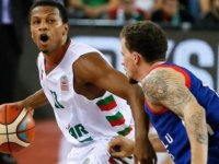 Pınar Karşıyaka'da Waters kadro dışı...