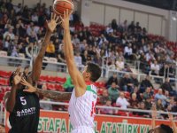 Pınar Karşıyaka'dan Sakarya'ya 30 fark