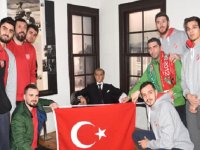 Pınar Karşıyakalılar Atatürk'ün doğduğu evde...