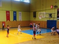 Pınar Karşıyaka'nın küçükleri çeyrek finalde