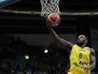 Pınar Karşıyaka'ya Almanya'dan ABD'li oyun kurucu...