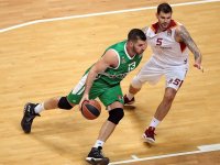 Pınar Karşıyaka'ya Hırvat uzun