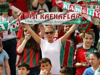 Pınar Karşıyaka'ya İstiklal Marşı cezası...