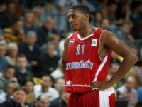 Pınar Karşıyaka'ya skorer uzun