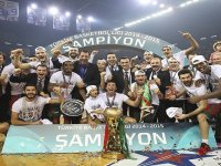 Pınar Karşıyaka'ya tebrik yağıyor...