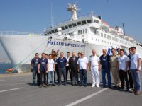 Piri Reis Üniversitesi gemisi İzmir'de