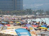 Plajlarda iğne atsan yere düşmeyecek...