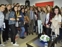 Prof. Dr. Üstün Dökmen İzmir Üniversitesi öğrencileri ile buluştu