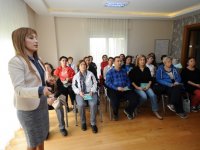 Sağlık eğitim seminerleriyle bilinçlendiler...