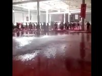 Salona su bastı maç yarıda kaldı...