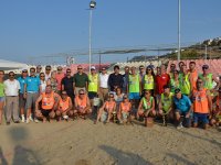 Şampiyon voleybolcular, Foça'da kürsüye çıktı